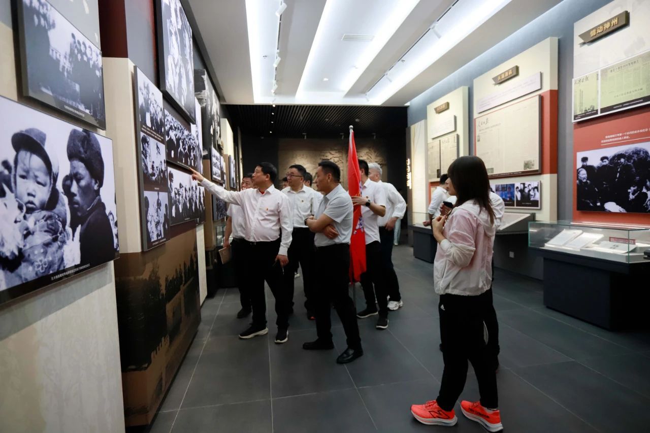 砥礪初心使命，汲取奮進力量丨花花牛乳業(yè)集團黨委組織開展學習“焦裕祿精神”主題黨日活動