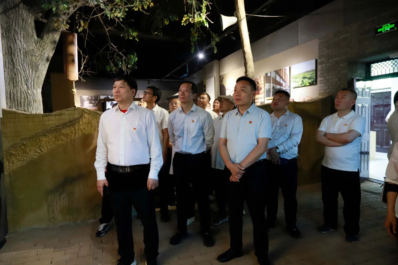 砥礪初心使命，汲取奮進力量丨花花牛乳業(yè)集團黨委組織開展學習“焦裕祿精神”主題黨日活動