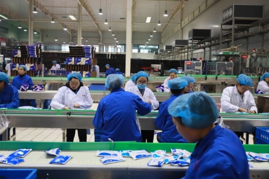 黨員帶頭赴一線 助力春節(jié)保生產(chǎn)—花花牛別樣“生產(chǎn)突擊隊(duì)”助力車(chē)間生產(chǎn)